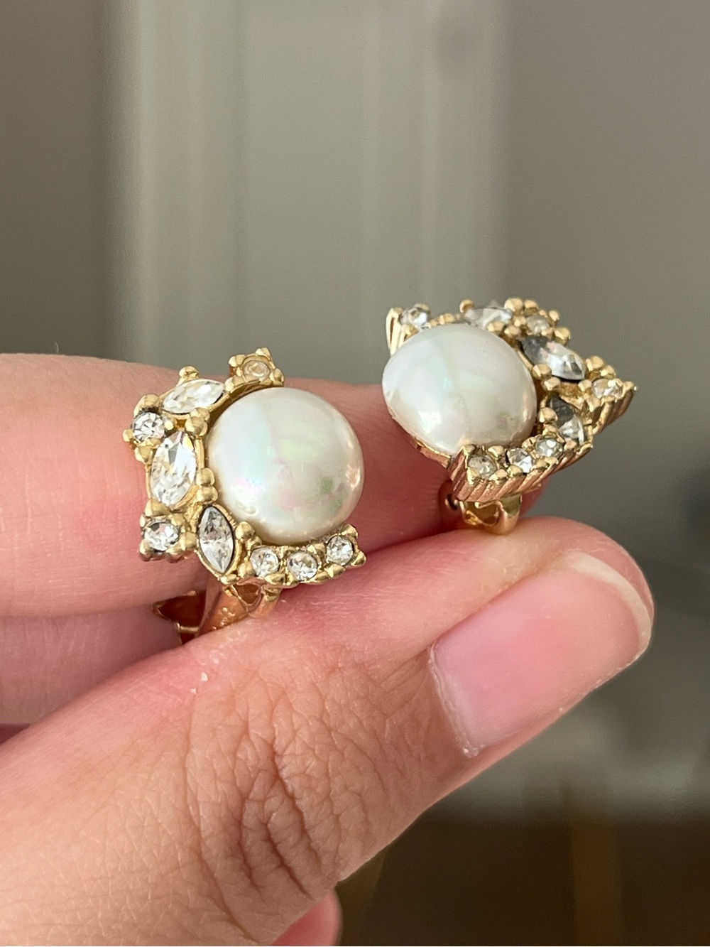 Authentic Vintage Dior Round Pearl Marquise Rhinestone Wing Good Clip Earrings - Picture 2 of 6
